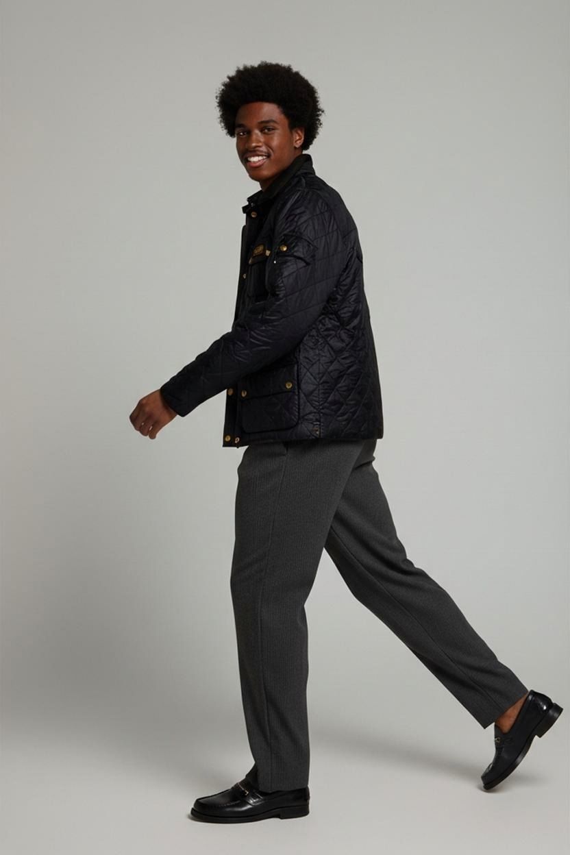 Barbour Giacche: Barbour Schwarze Steppjacke mit goldener Hardware – Usato da Zug venduto da vinokilo