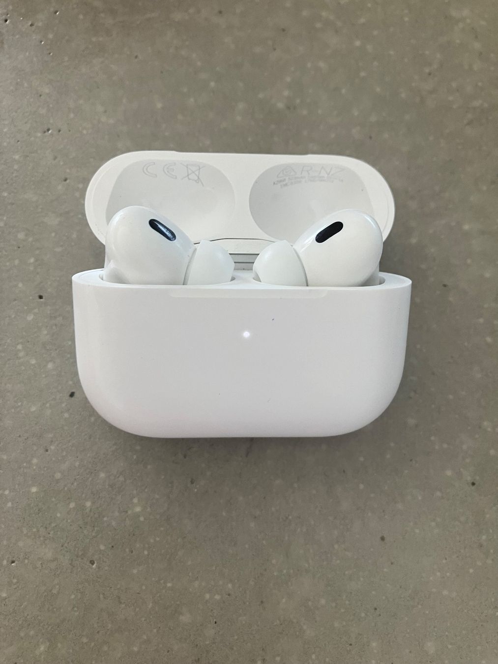 Apple Cuffie: APPLE Air Pods Pro 2 – Usato da Lausanne venduto da mr.v