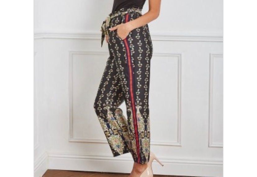 Pantaloni: Pantalon noir fleurs avec ceinture – Nuovo e nell'imballaggio originale da Petit-Lancy venduto da mina222 2
