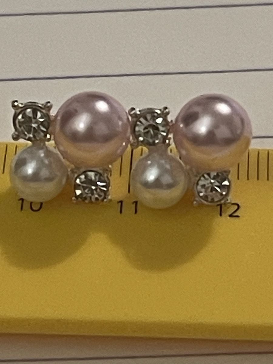 Orecchini pendenti & Orecchini a lobo: Jolis clous perles blanche et rose neufs – Nuovo (secondo la descrizione) da Kloten venduto da Vermicelles 5