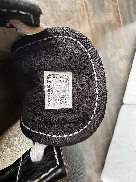 Scarpe da uomo: Schuhe Vans schwarz Grösse 42 – Usato da Brienz BE venduto da hallo_velo 2