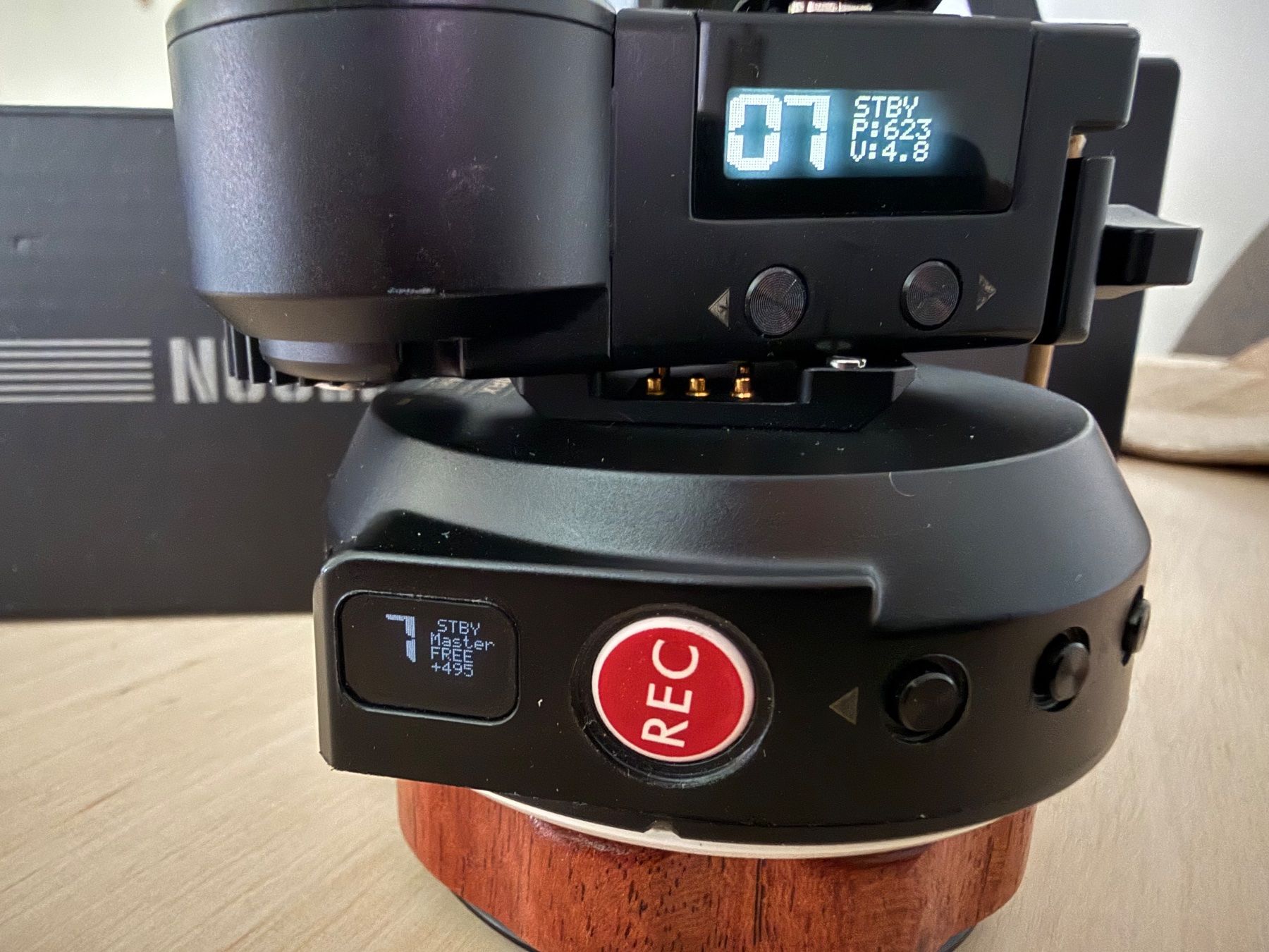 Sistema di controllo: Tilta Nucleus Nano - Lens Control System – Usato da Solothurn venduto da omtara 1