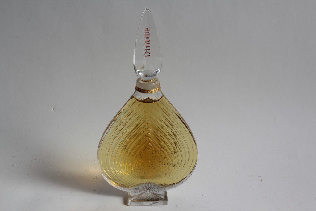 Guerlain Profumi & Eau de Toilette: GUERLAIN Flacon de parfum Chamade 1969 – Usato da Vandoeuvres venduto da Dom-Tom 1