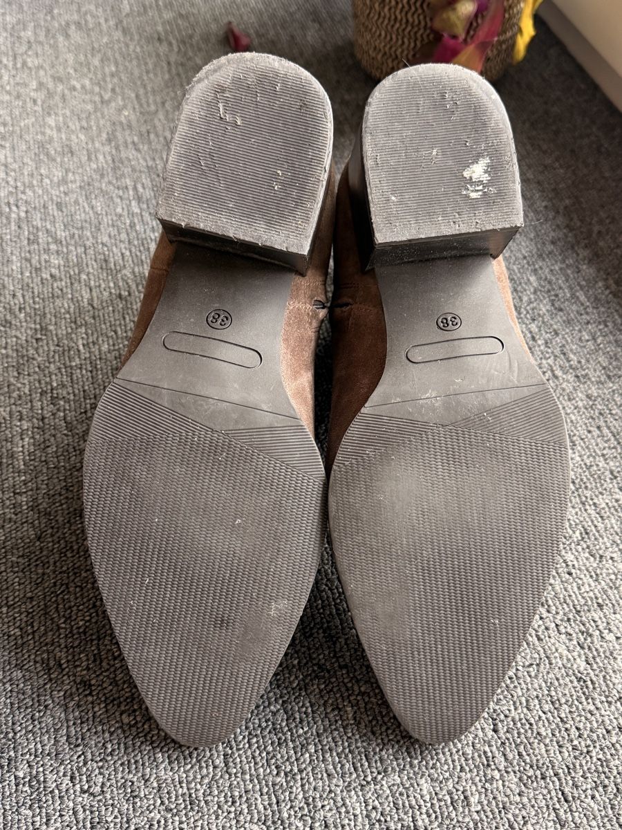Damenschuhe: Bottines en daim marron taille 38  – Gebraucht aus Bulle von LeMoleson 5
