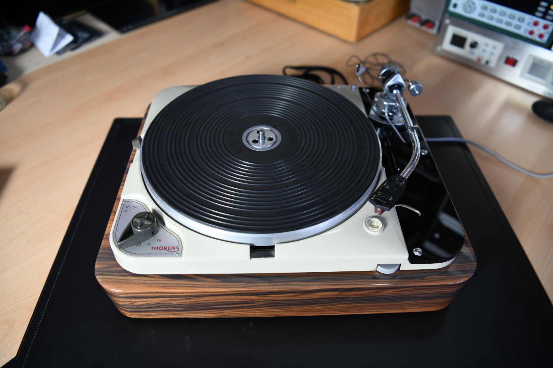 Thorens Giradischi: Thorens TD124 MKI Total Revidiert – Usato da Hochfelden venduto da per54 1
