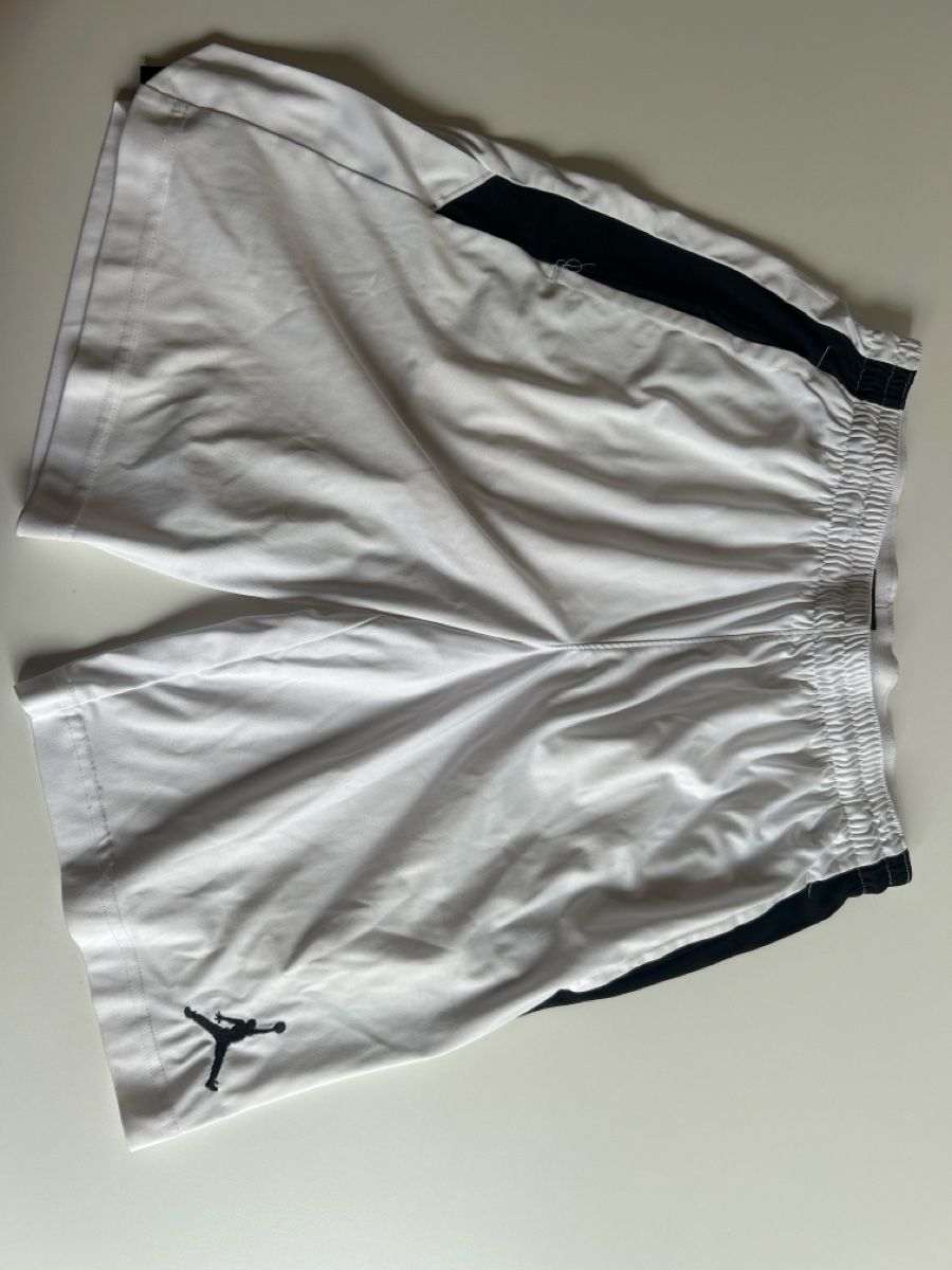 Jordan Pantalons: Nike Jordan Sporthose Gr. M – D'occasion à Nesslau par Sclips