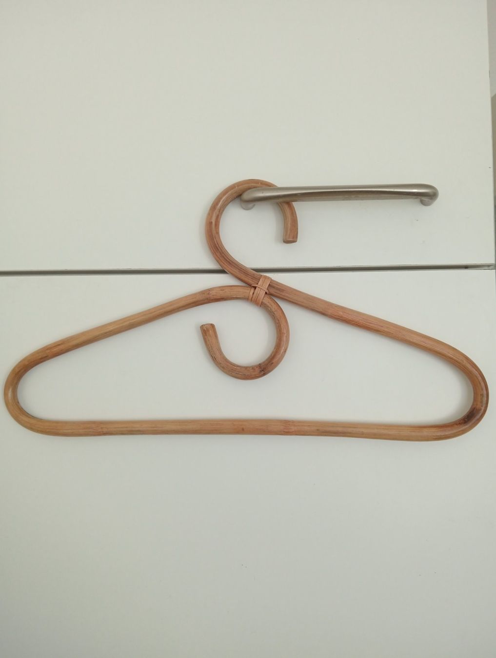 Appendiabiti: Rattan Kleiderbügel Vintage – Usato da Allschwil venduto da Evgeniia78 1