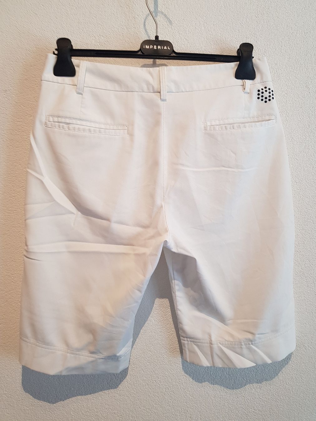 Puma Hosen: PUMA - Shorts blancs de sport - Taille 6 – Neu (gemäss Beschreibung) aus Haute-Nendaz von Violette123 5