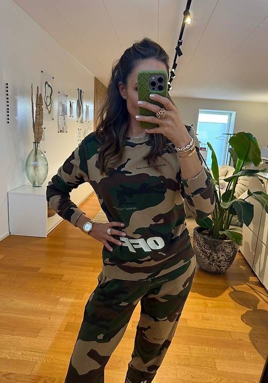 Lots de vêtements: OFF-WHITE PULLI & HOSE – Neuf (Voir description) à Schwyz par bofb