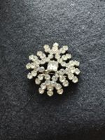 Brosche Schneeflocke Strasssteine Silberfarben guter Zustand