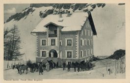 Fextal  GR  -  Pension SONNE mit Hotelkutschen im Winter