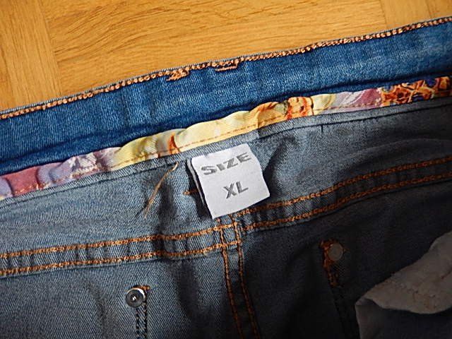 Jeans: Jeanshose (kurz) MOZZAAR – Usato da Aesch venduto da alaine6262 2