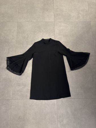 Schickes Zara Kleid, schwarz mit Spitze, Grösse S 👗✨