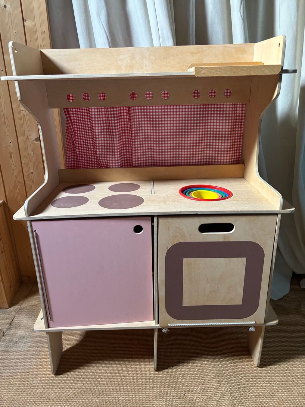 Spielzeuge: Kinderspielküche aus Holz – Gebraucht aus Zürich von Aapitz