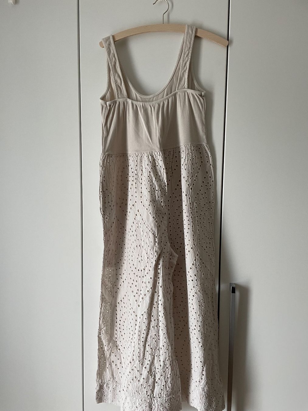 Jumpsuits: Jumpsuit Spitzenstoff Beige Grösse 1 Size – Gebraucht aus Adlikon b.Regensdf von SimoneO01 1