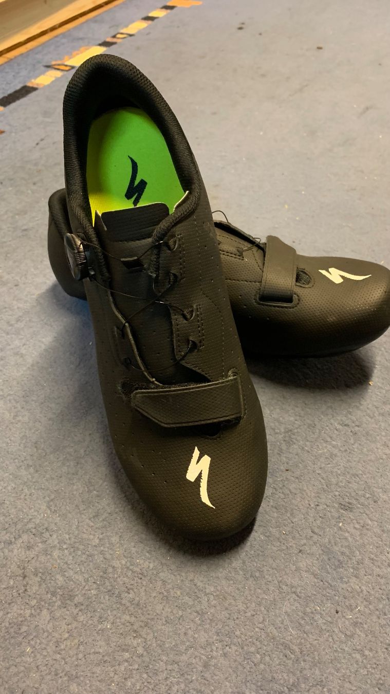 Specialized Herrenschuhe: Rennradschuhe Specialized Torch 1.0 – Gebraucht aus Basel von Jsani 1