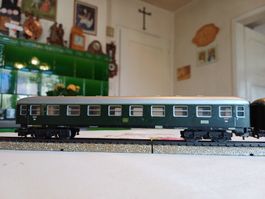 2 Märklin Schnellzugwagen der DB 1. Klasse