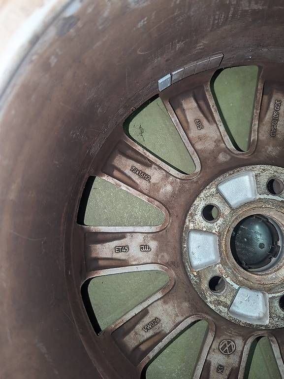 Volkswagen Cerchioni: 4x Sommerfelgen VW Passat 2007 Combi – Usato da Basel venduto da KJG 3