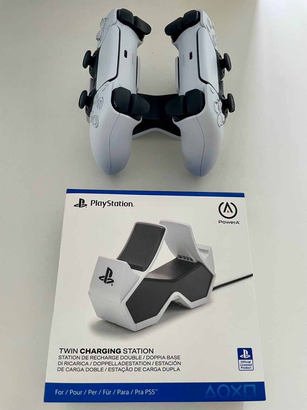Sony Consoles: PS5 CFI-1216A Disc, 2 Controls, 4 games, Twin Charging Stat. – D'occasion à Richterswil par Luciano.P. 2