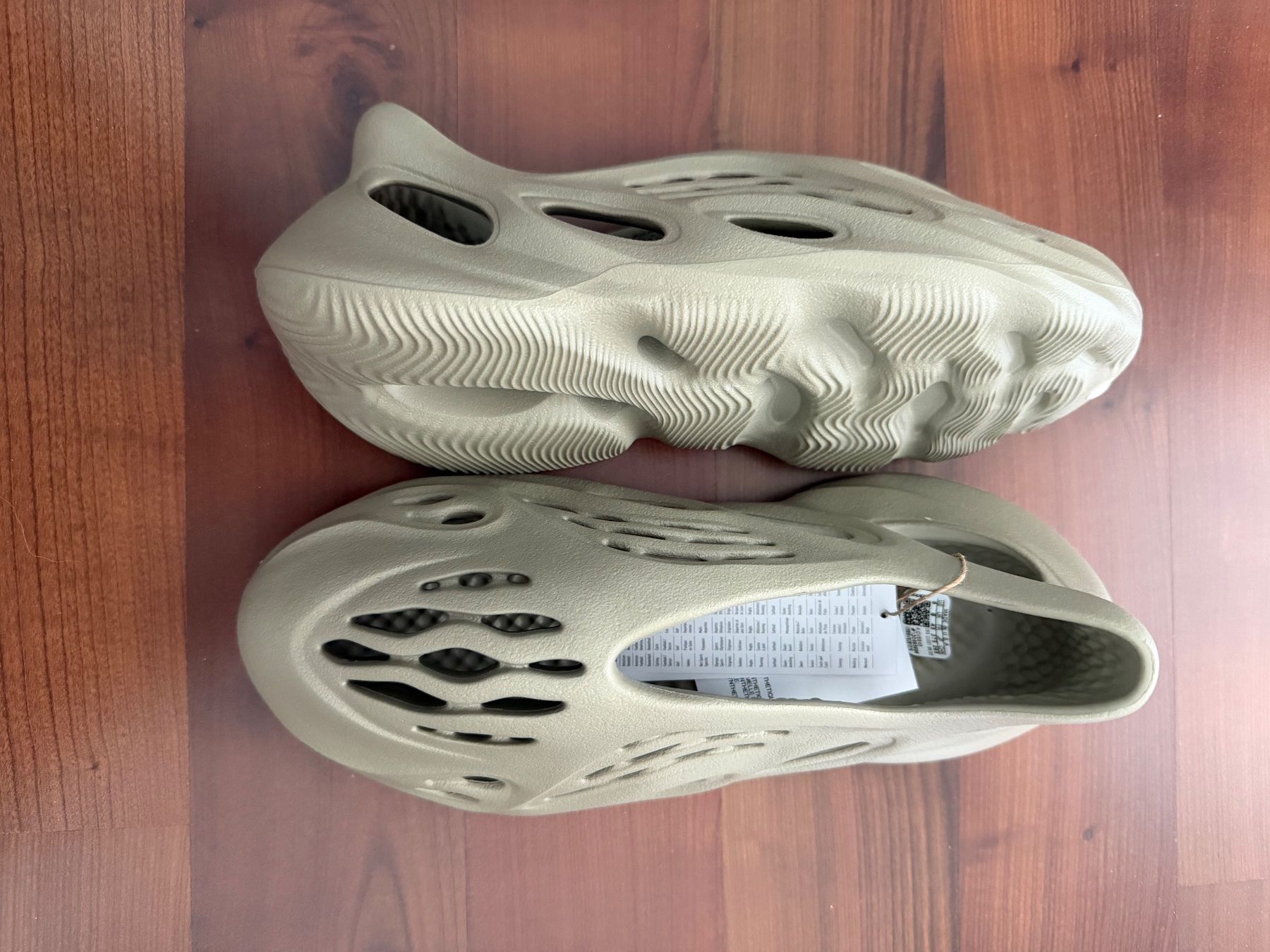 Adidas Scarpe da uomo: Yeezy Foam Runner Stone Salt – Nuovo e nell'imballaggio originale da Grabs venduto da Alvin13 2