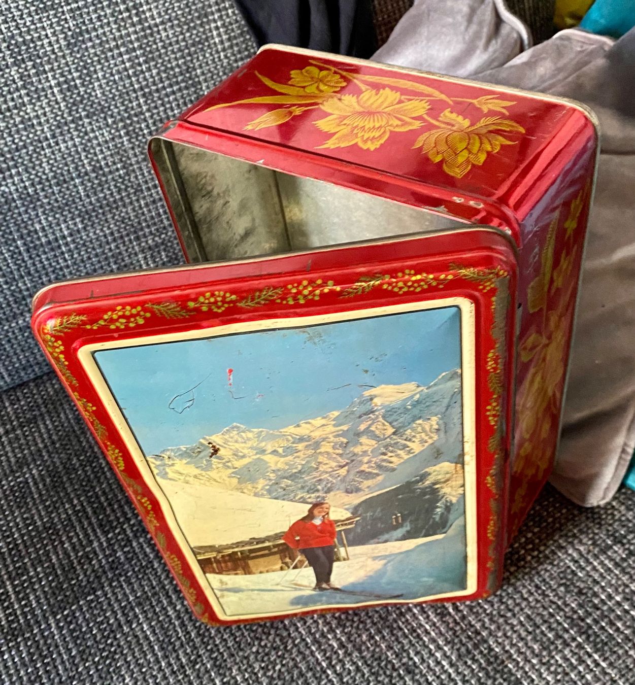 Contenitori & Simili: Boîte à biscuit ancienne – Usato da Estavayer Le Lac venduto da sico1260 1