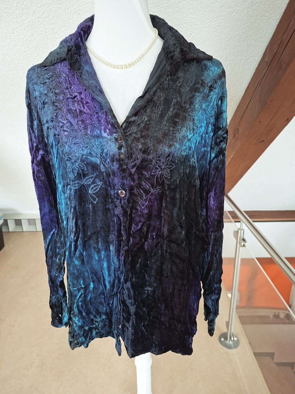 Boom Baba Camicette: Samt-Bluse von Boom Baba, ca. Gr.M/L , Neu – Nuovo (secondo la descrizione) da Klingnau venduto da vollmond36