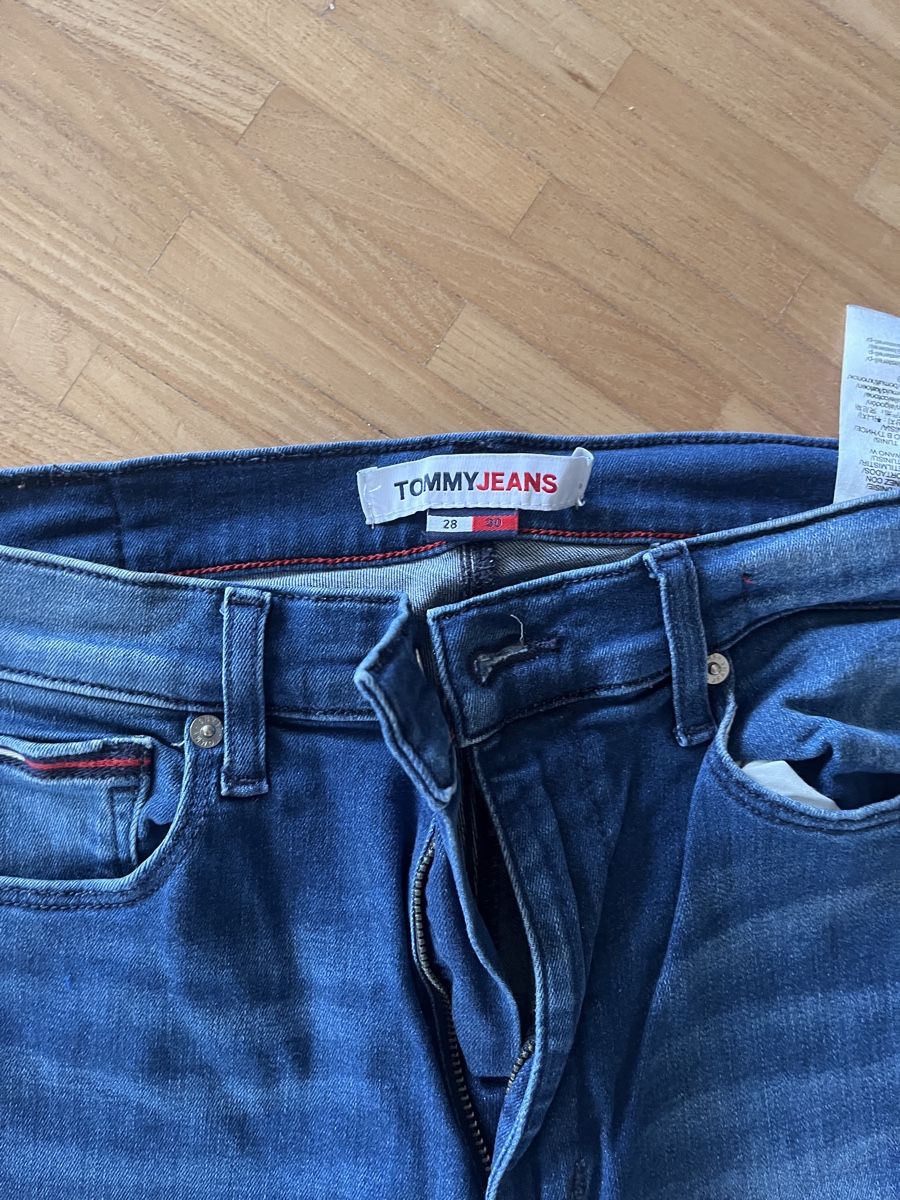 Tommy Hilfiger Jeans: Tommy Hilfiger Jeans  – Usato da St. Gallen venduto da elli18 1