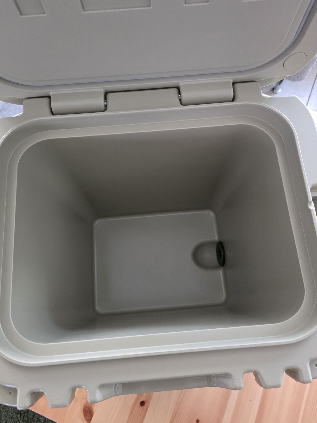 Kühlschränke & Kühlen: Kühlbox YETI Roadie 24 2.0 – Gebraucht aus Zufikon von Mhoedi 3