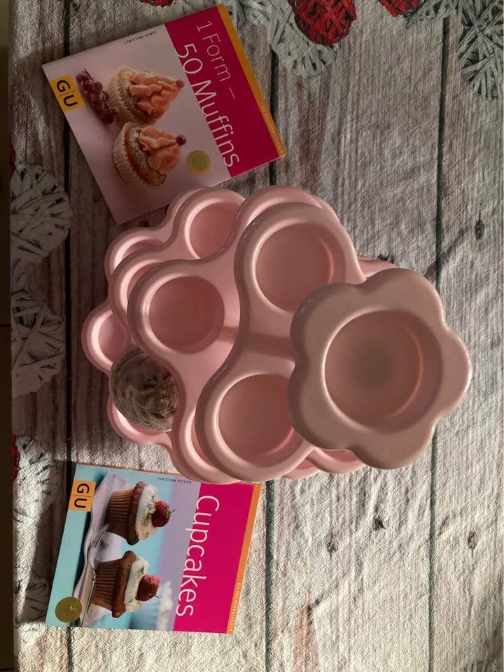 Komplettküchen: Toller Cupcakes Halter / Etagere + 2 Backbücher – Neu (gemäss Beschreibung) aus Rudolfstetten von Stellina1975 1