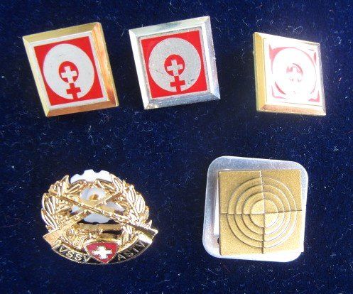 Schweizer Armee Placchette & Badge: LOT: 23 X Militaria - Batten - Abzeichen - siehe scan – Usato da Luzern venduto da Horoskop1 3