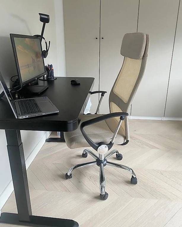 Stühle: Schöner Bürostuhl, beige – Neu und originalverpackt aus Aesch BL von sab_9j2z