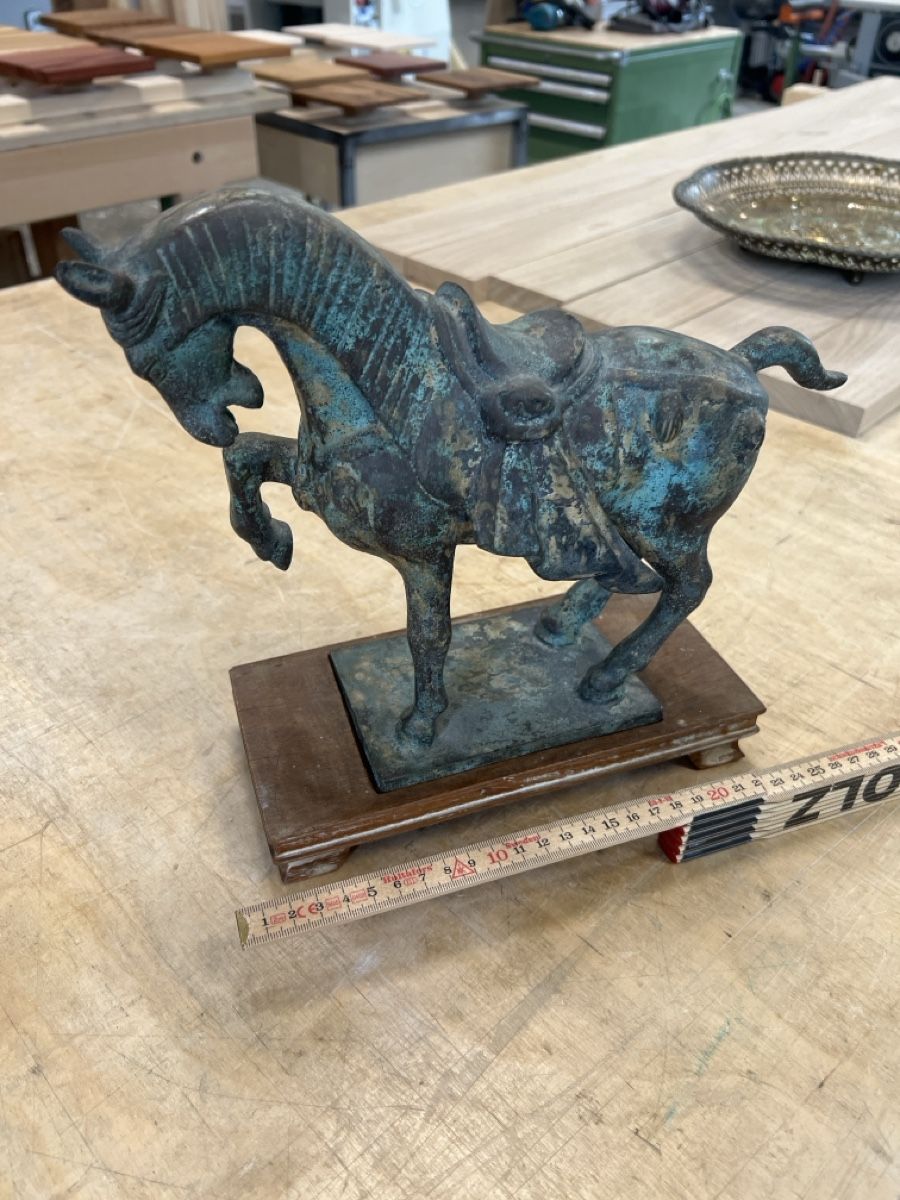 Figurines: Bronzefigur Pferd mit Sockel antiker Stil – D'occasion à Perlen par Chregle1 3