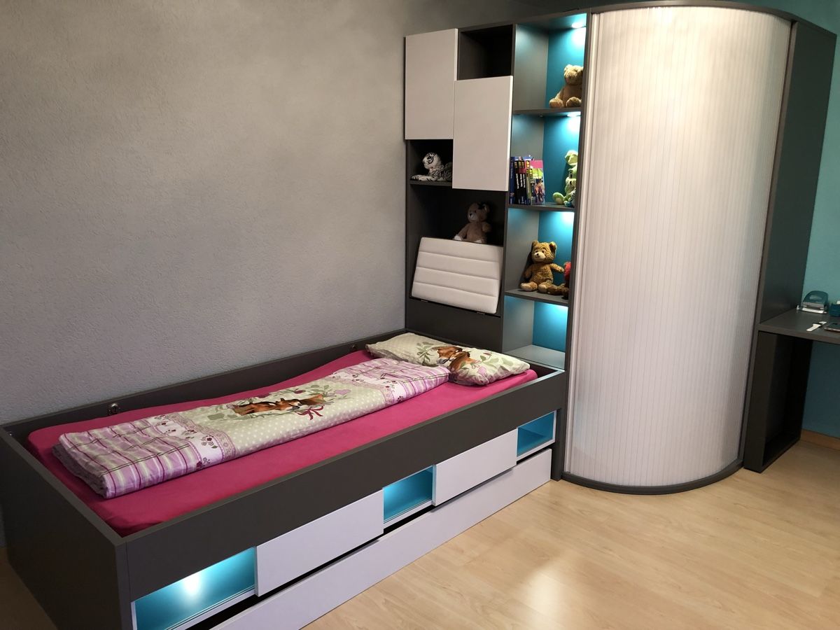 Armadi: Kinderzimmer Jugendzimmer Eckkleiderschrank Rudolf Möbel – Nuovo (secondo la descrizione) da Bützberg venduto da Mr.Diamond17