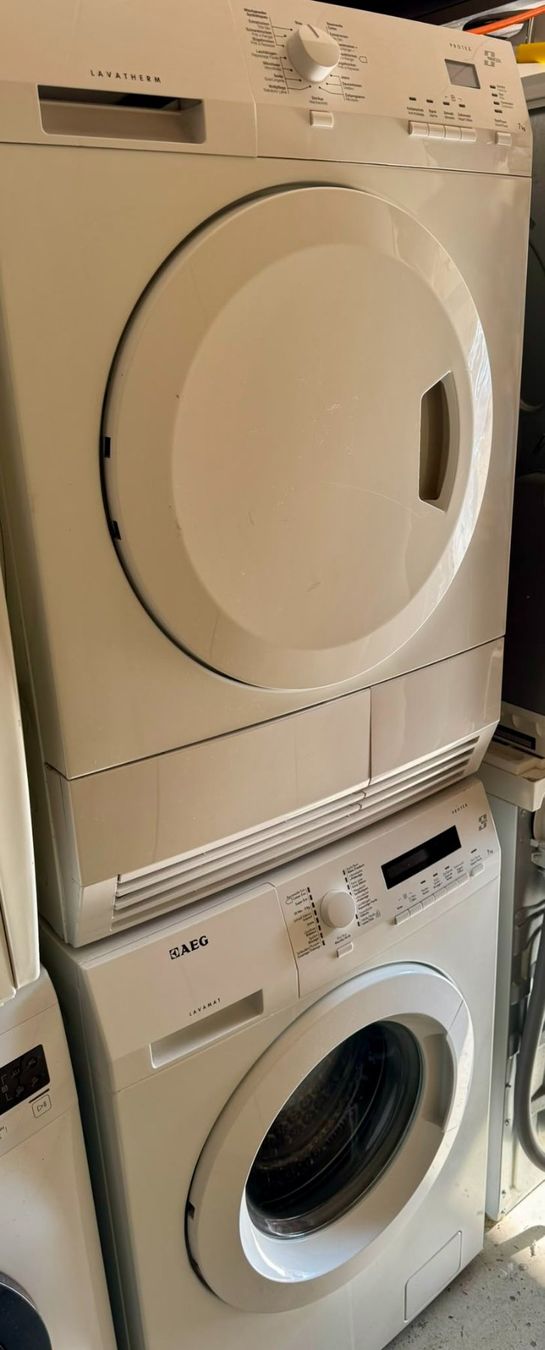 AEG Waschmaschinen: Wachturm AEG TP7060TWF+LB4450 occ. – Gebraucht aus Rümlang von gya_hx5x