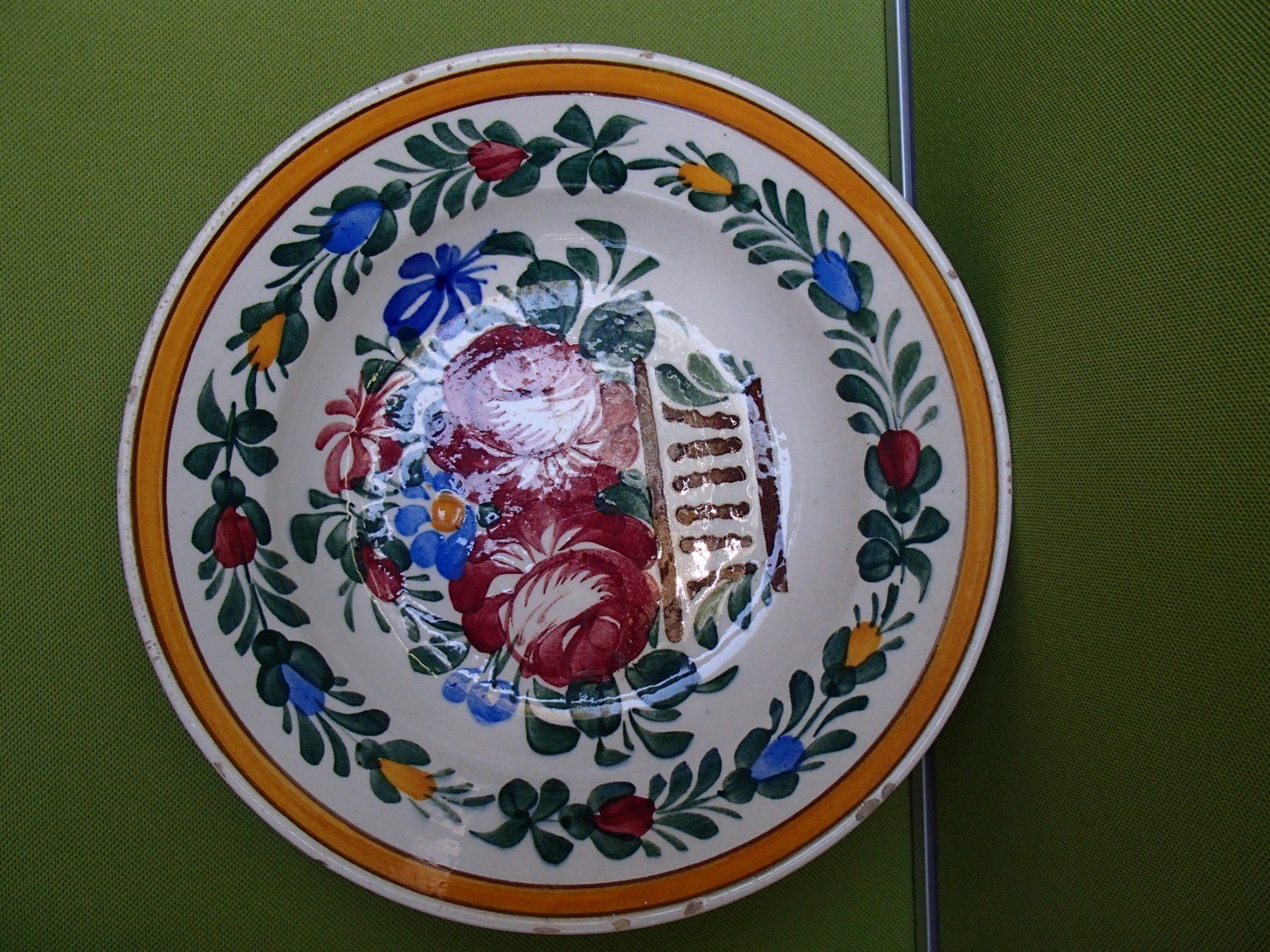 Piatti: rustikaler Wandteller mit Blumen Rosen – Usato da Schöfflisdorf venduto da pullux 2