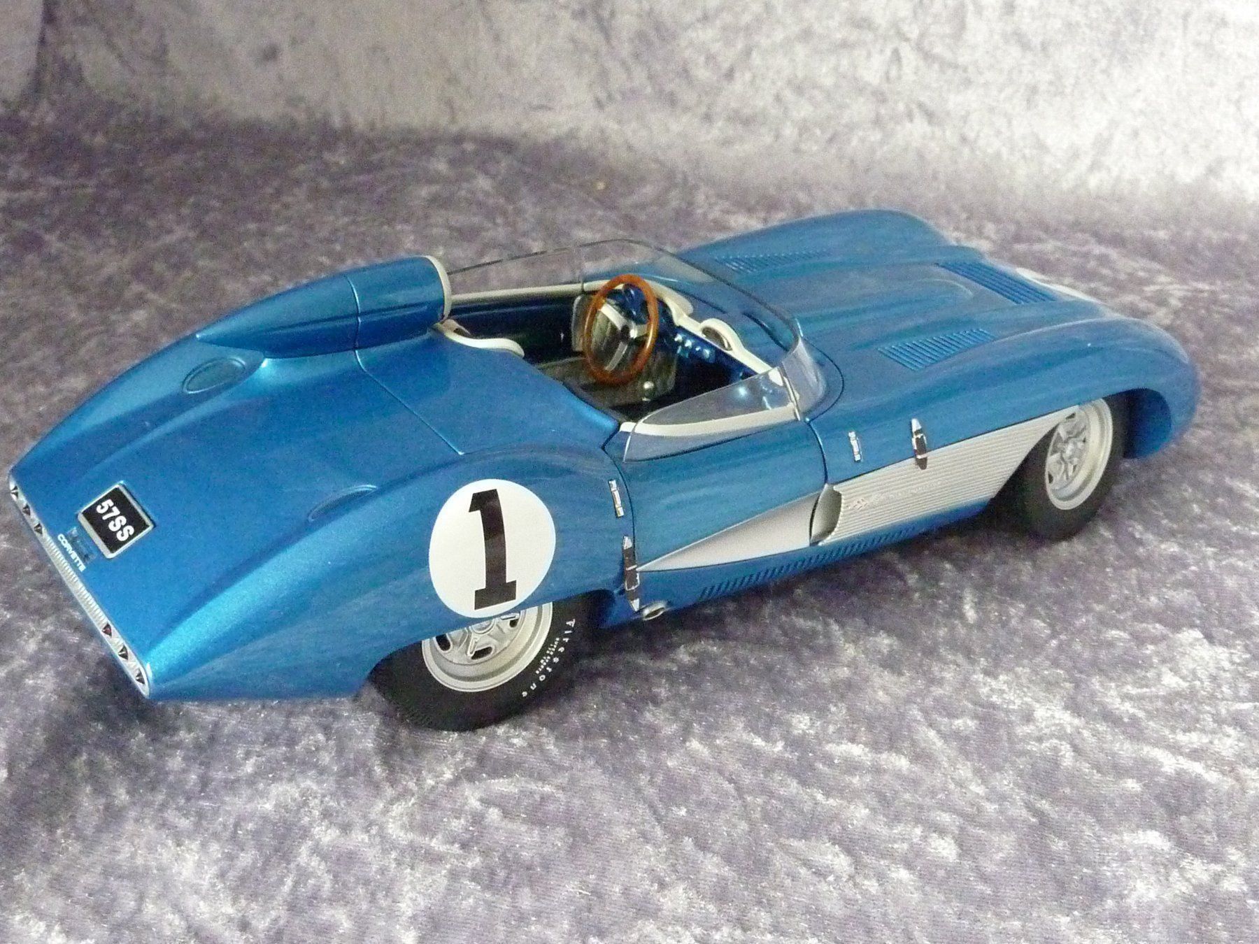 Autoart Modellini d'auto: Chevrolet Corvette SS 1957  1:18 – Nuovo e nell'imballaggio originale da Dürrenäsch venduto da modellautos4you 7