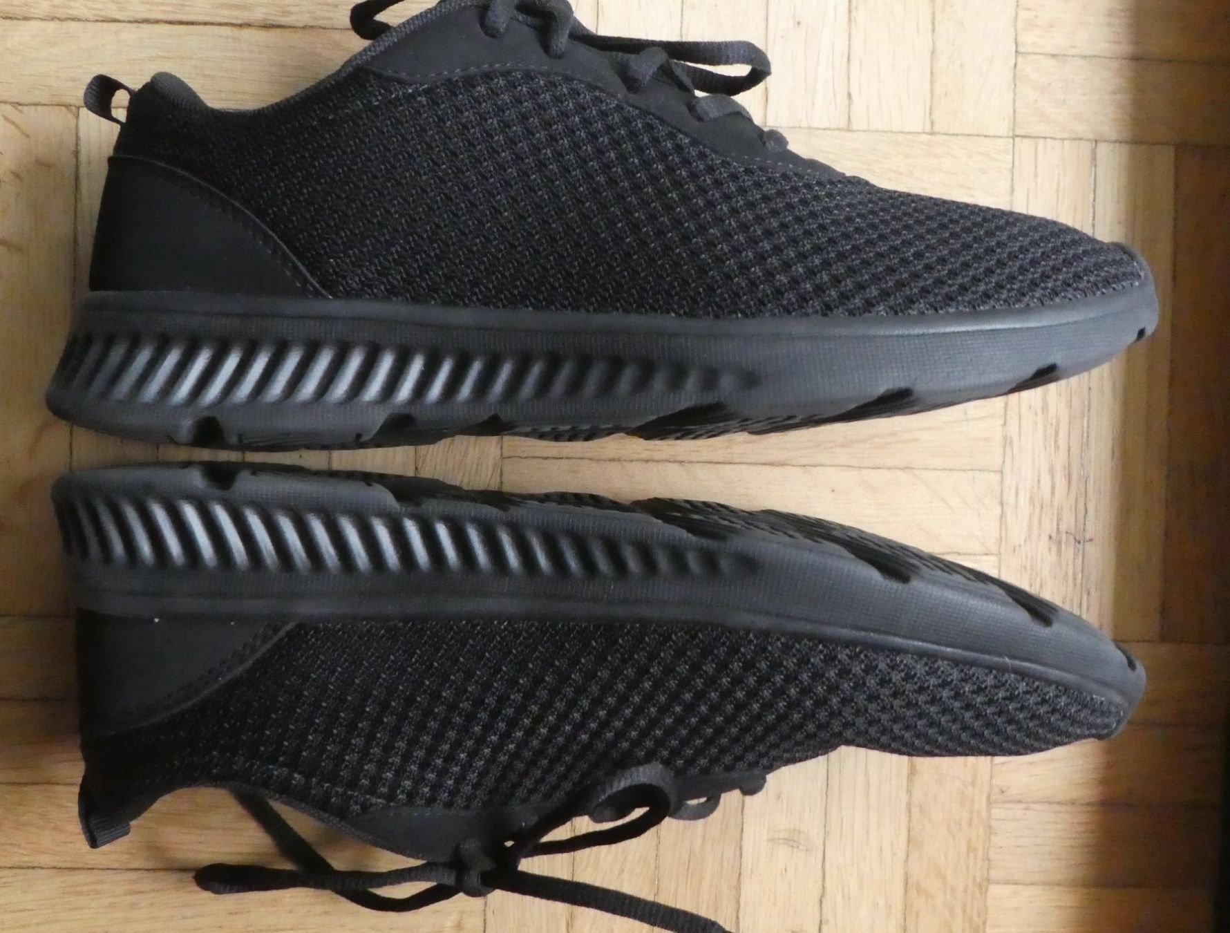 Damenschuhe: Schwarze Vty Freizeitschuhe, Gr. 40, 1x getragen – Gebraucht aus Diessenhofen von Hundeseele 4