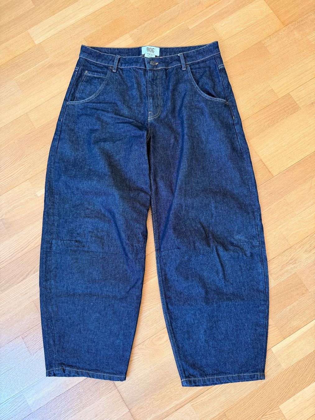 Urban Outfitters Jeans: BDG Jeans Raw Denim 32/32 – Gebraucht aus Zürich von Basilou98