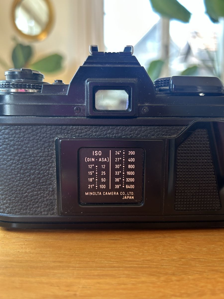 Minolta Appareil photo: Minolta X-700 Spiegelreflexkamera analog mit extra Objektiv – D'occasion à Zürich par anna7377 3