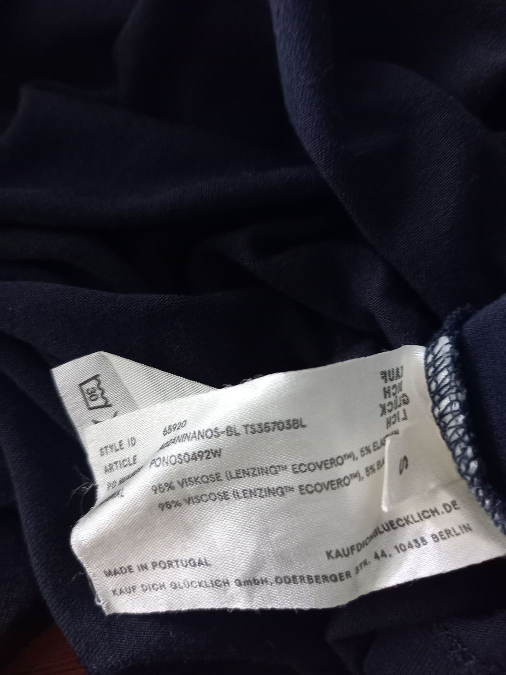 T-Shirts: Tshirt von "Kauf dich glücklich" – Neu (gemäss Beschreibung) aus Sissach von DenJoe 4