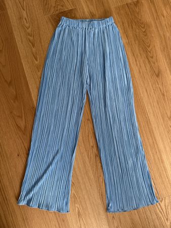 Pantalon plissé bleu clair taille élastique état neuf