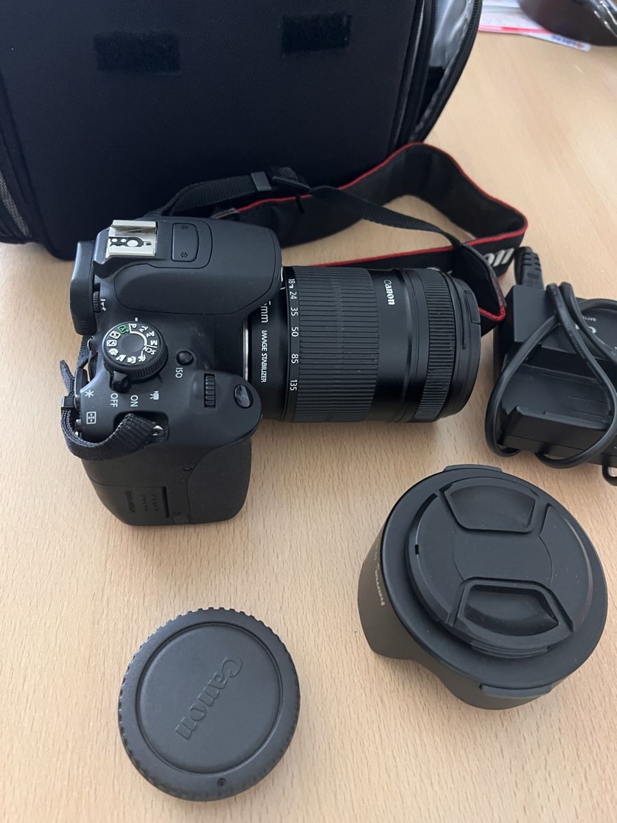 Canon Fotocamera: Canon EOS 700D mit Objektiv 18-135mm und Tasche – Usato da Uster venduto da SmartSales_zh 4