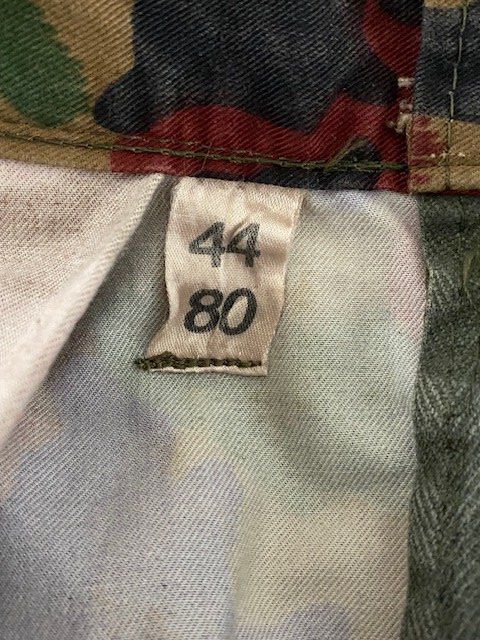 Schweizer Armee Uniformi: KAMPFHOSE TAZ 83  CH ARMEE – Usato da Chur venduto da silbermon 2