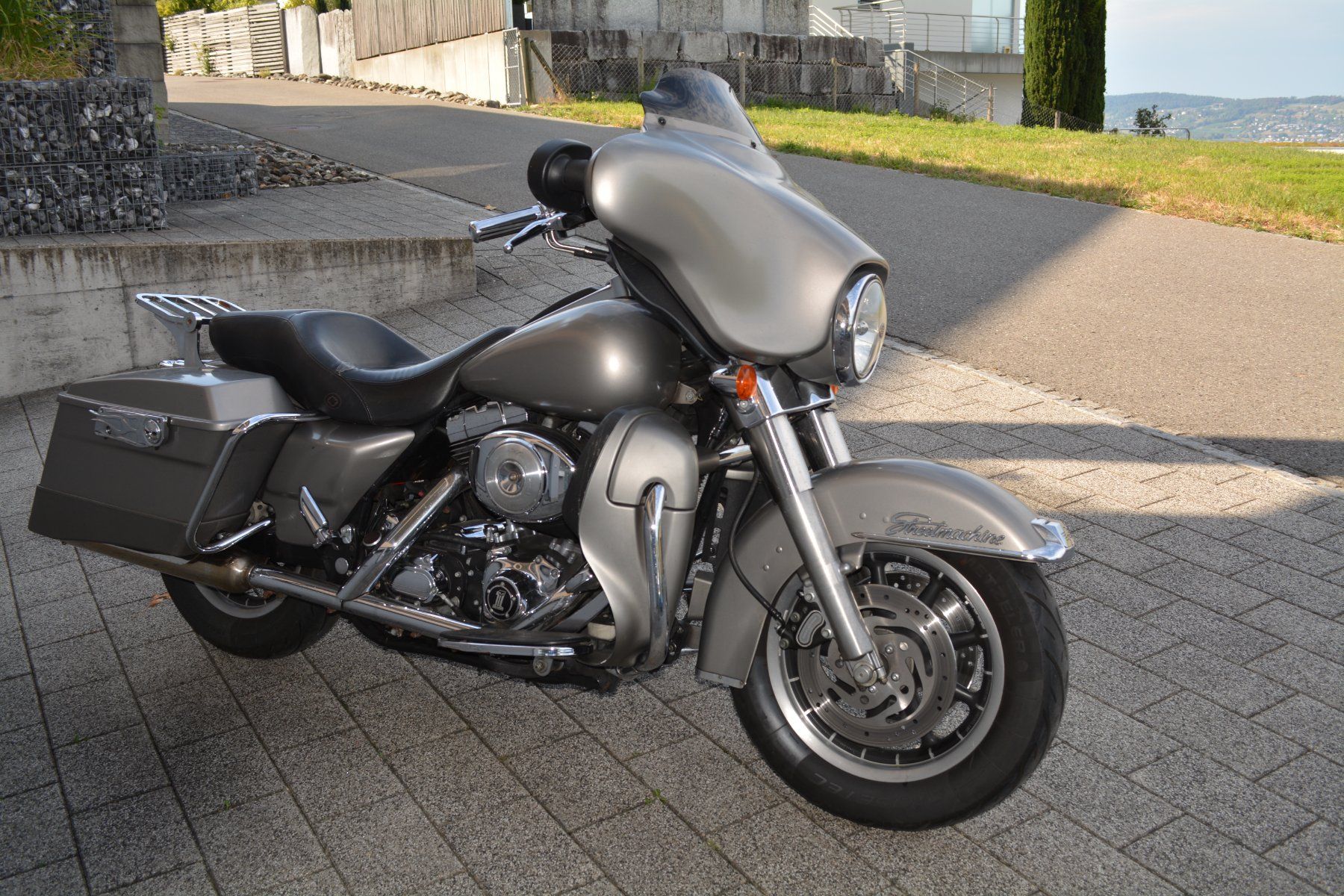 Harley-Davidson Chopper: Harley Davidson FLHTCUI – Gebraucht aus Wollerau von chevy27 2