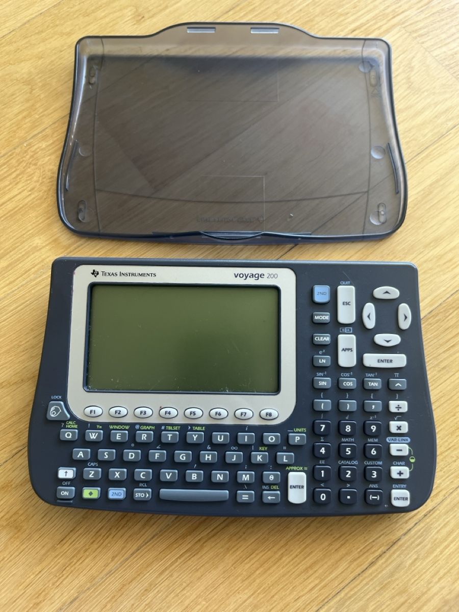Texas Instruments Calcolatrici tascabili: Texas Instruments Voyage 200 Taschenrechner – Usato da Cham venduto da dej4vue