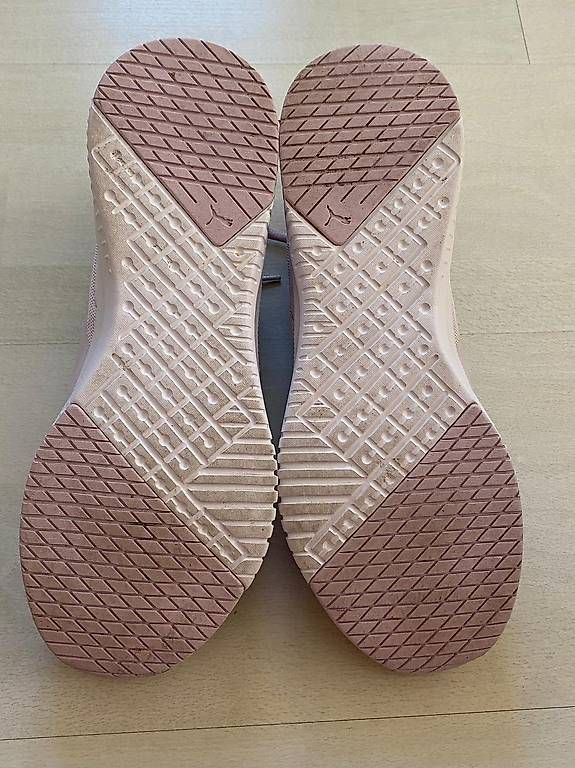 Puma Scarpe da donna: Sneaker Damen von Puma, rose, Gr. 40 – Usato da Seftigen venduto da Pascal33 3