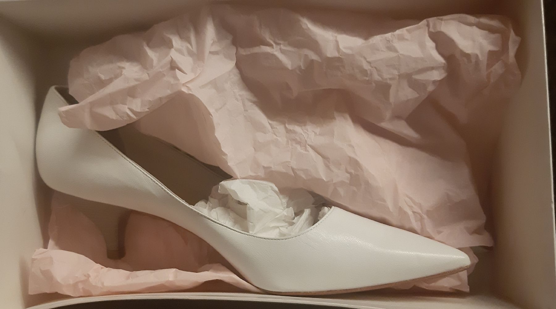 Scarpe da donna: LEDER Kitten-Heels Gr.39 – Nuovo e nell'imballaggio originale da Zürich venduto da Venecia25 6