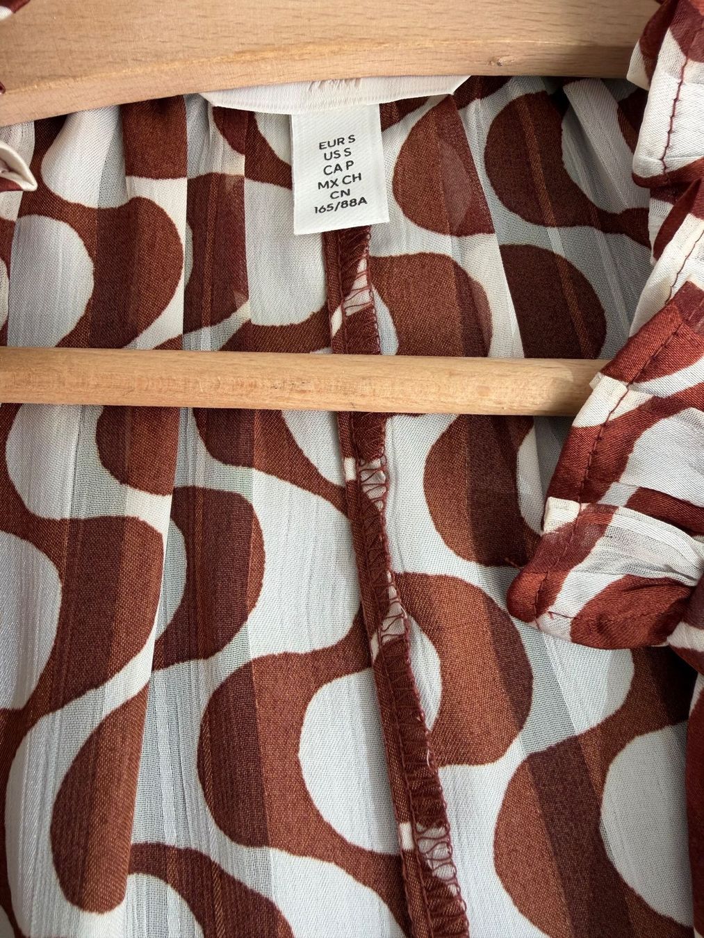 H&M Blusen: Wunderschöne neue luftige Bluse in Gr S – Neu (gemäss Beschreibung) aus Muttenz von flowers04 4