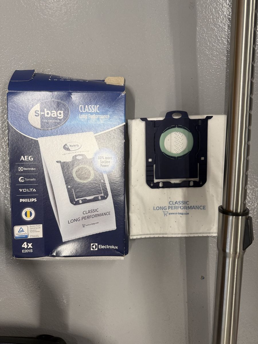 Electrolux Aspirapolveri & Accessori: Staubsauger Electrolux SilentPerformer ESP72DB Wie neu – Usato da Oberrieden venduto da rroane2 2