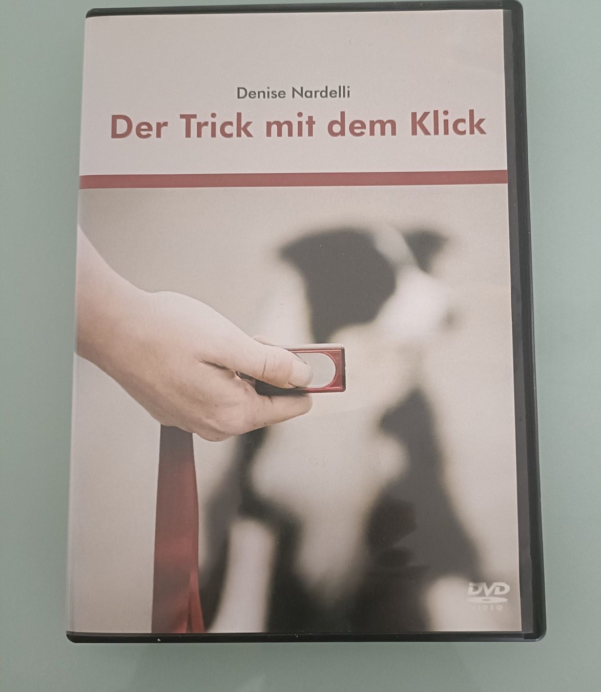 Tutti i DVDs: Hunde-DVD: "Der Trick mit dem Klick" Denise Nardelli – Usato da Sitterdorf venduto da imsis